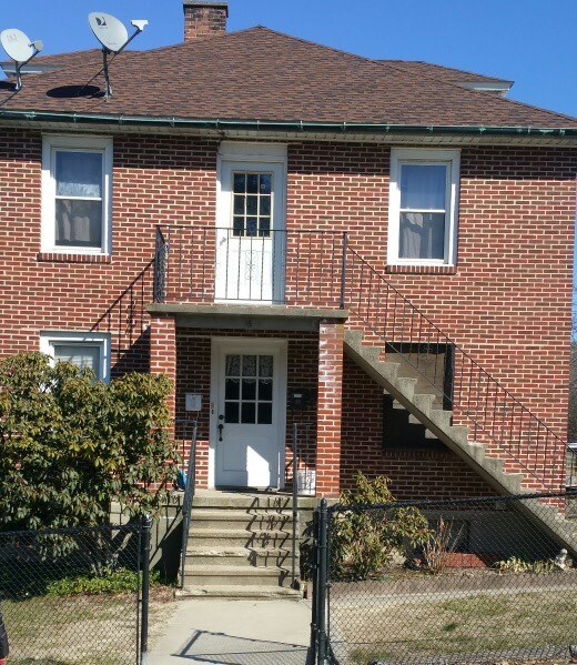 16 Ward St Unit 2nd Floor, Naugatuck, CT 06770 Room for Rent in