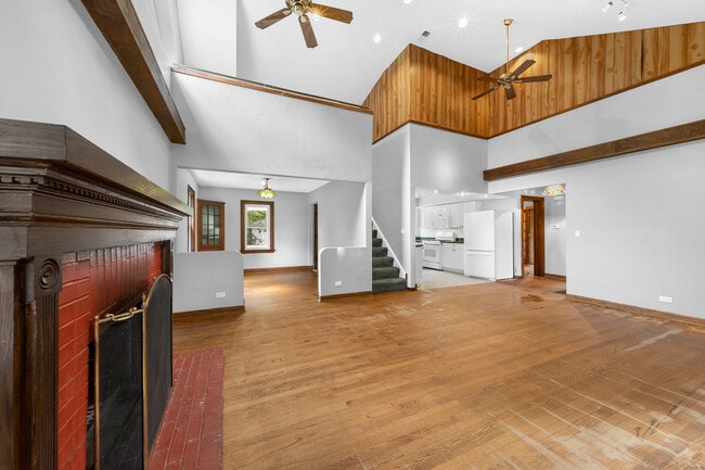 Building Photo - 1800 Shermer Rd