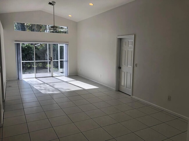 Building Photo - 22875 Barrister Dr