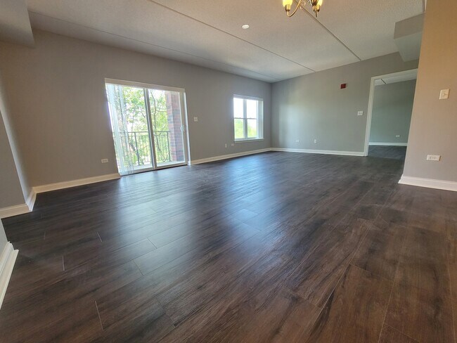 Building Photo - 3420 N Old Arlington Heights Rd