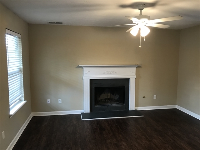 Building Photo - 2664 Lake Park Bend