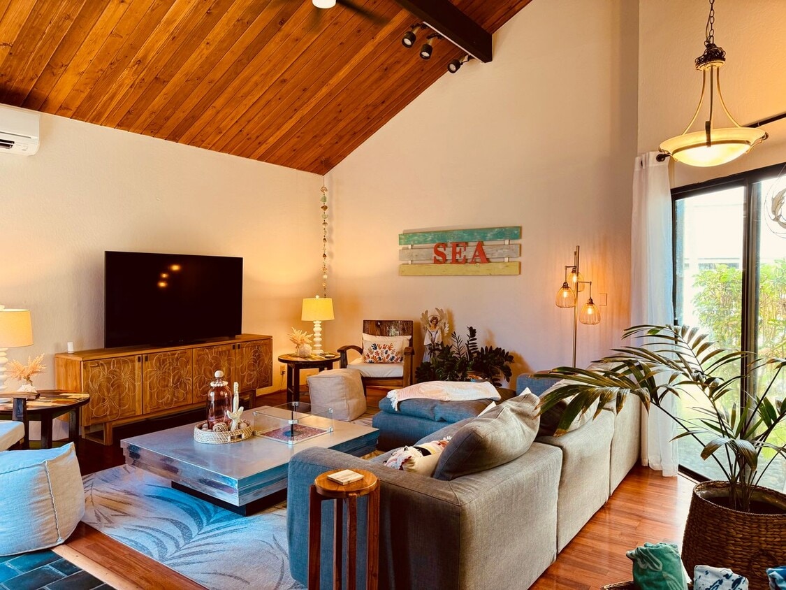 Primary Photo - Beautiful Kailua Beachside 3 bedroom, 2 ba...