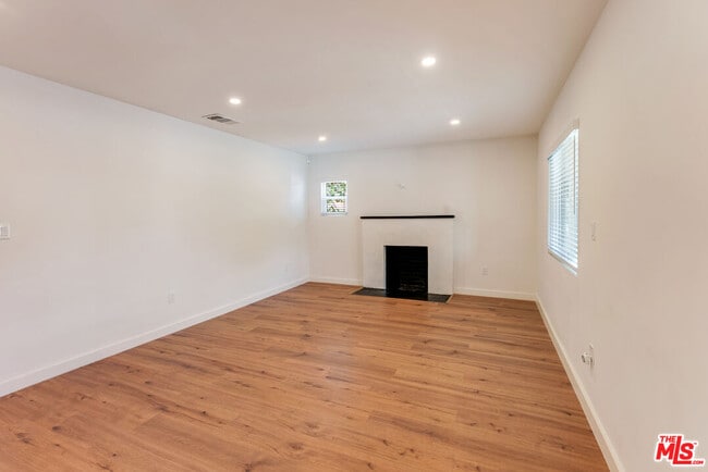 Foto del edificio - 1405 N Coronado St