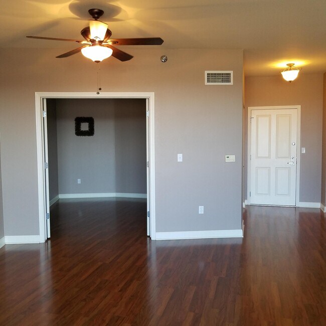 4110 S Lake Dr Unit 338, Saint Francis, WI 53235 Condo for Rent in