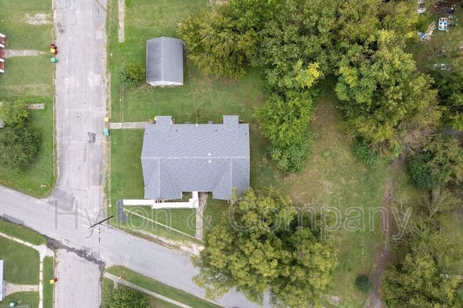Building Photo - 105 Indiana Ln