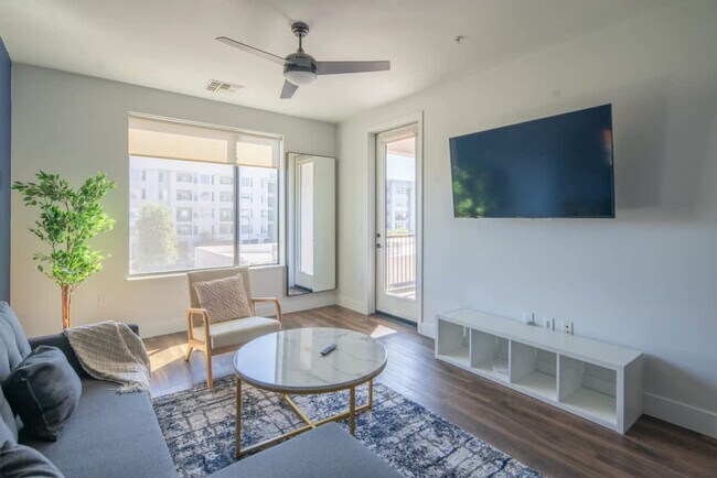 Foto del edificio - 688 W 1st St