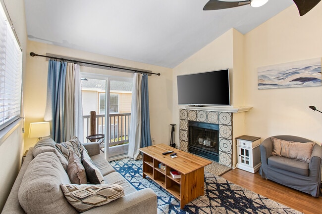 Building Photo - 3506 Cove View Blvd