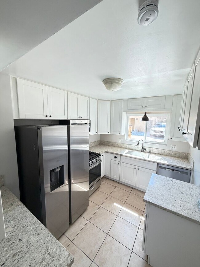 Foto del edificio - Big House. Prime Location. Normal Heights Lifestyle.