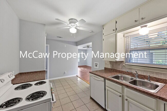 Foto del edificio - 1520 Hilltop Dr