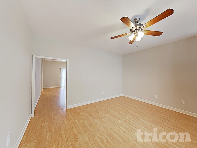 Foto del edificio - 805 Stratford Rd
