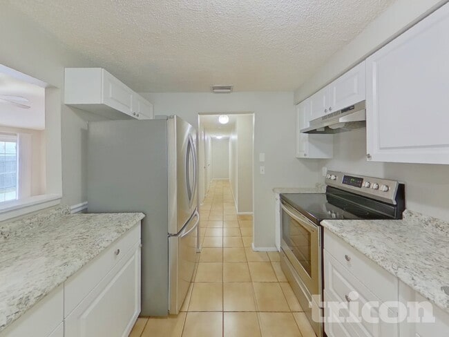 Building Photo - 2821 Honey Bear Ct