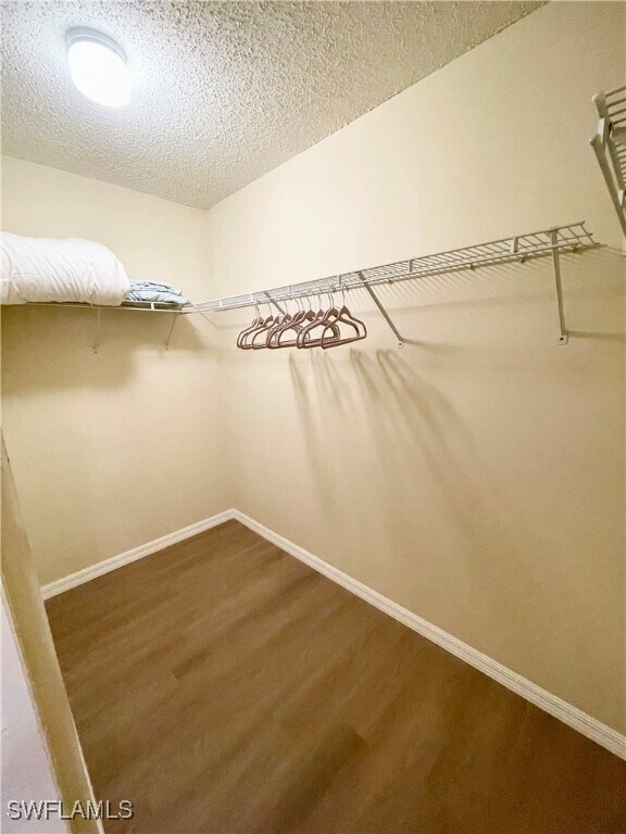 Foto del edificio - 645 Squire Ct