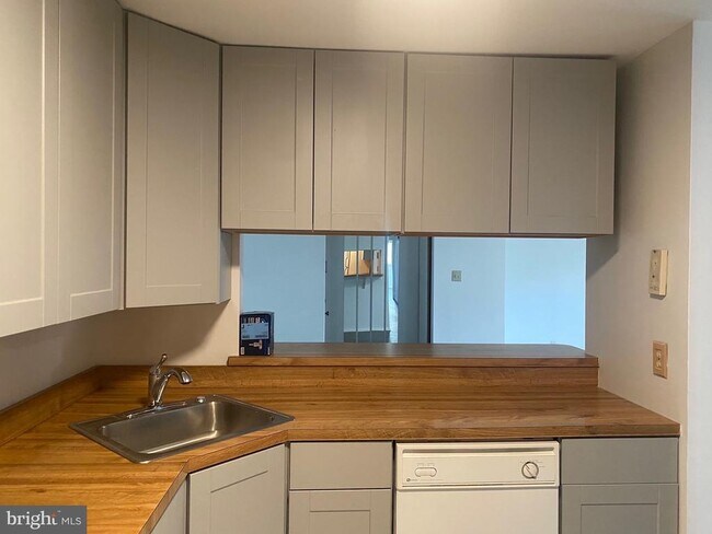 Foto del edificio - 1903 Jefferson Ct