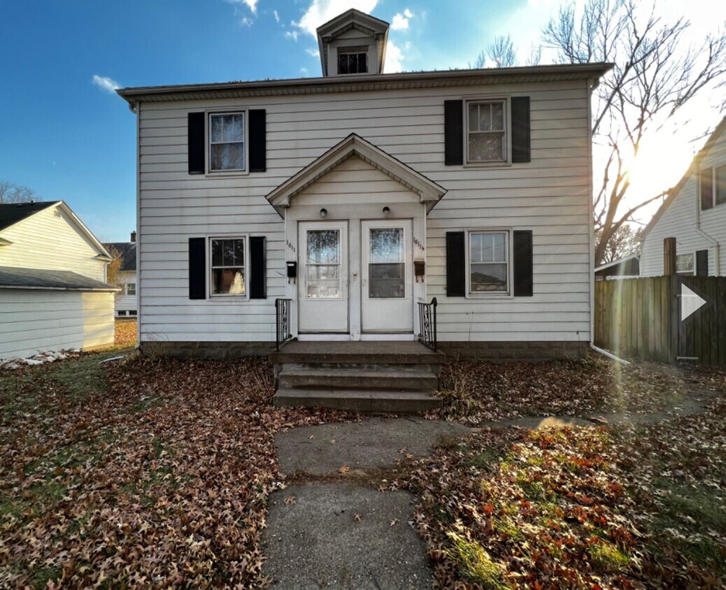1611 W High St Unit 1611 1/2, Davenport, IA 52804 Room for Rent in
