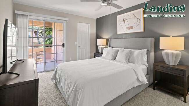 Building Photo - 10700 N La Reserve Dr