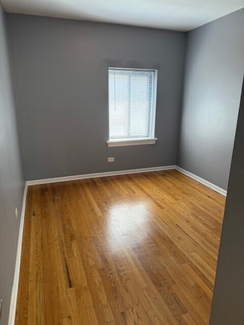 Foto del edificio - 4946 N Harding Ave