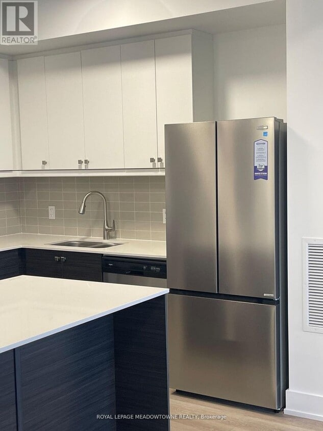 Primary Photo - 19 West Street N