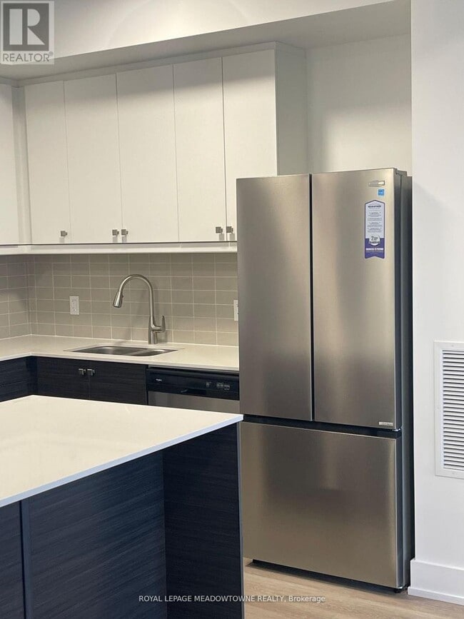 Building Photo - 19 West Street N