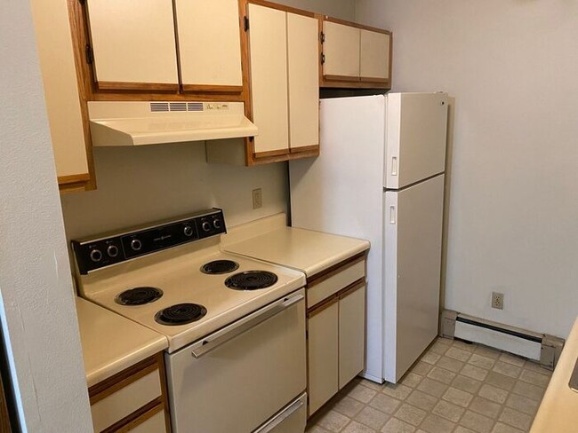 Building Photo - $950 | 1 Bedroom, 1 Bathroom Apartment | N...