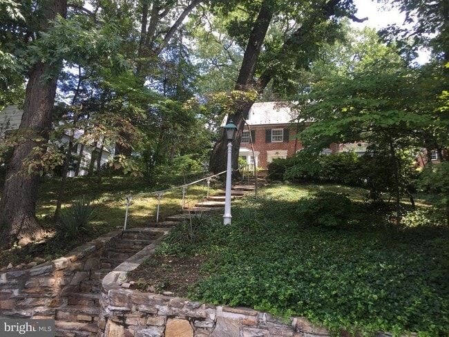 Building Photo - 1715-MAIN Army Navy Dr
