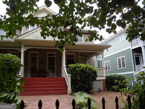 Building Photo - 815 Edgewood Ave NE Building Photo - 815 Edgewood Ave NE