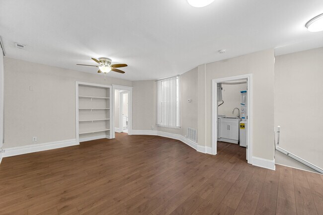 Foto del edificio - 6424 S Ingleside Ave