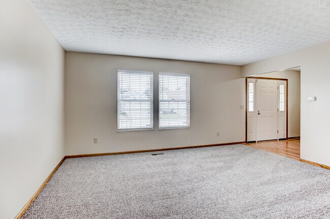 Foto del edificio - 4 Bedroom Home in Hilliard