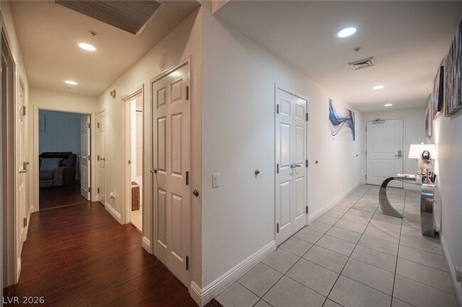 Building Photo - 200 W Sahara Ave