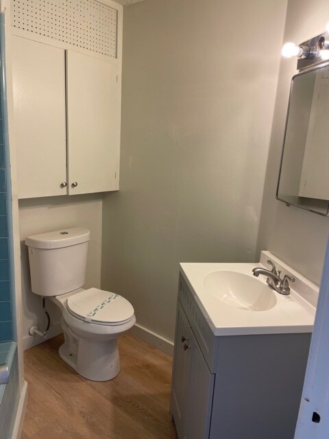 BATHROOM - 1326 Matlock Ave