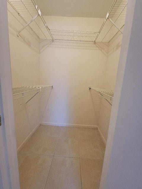 Foto del edificio - 1087 Goldenrod Rd