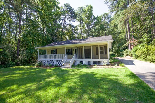 Foto del edificio - Woodlake rental now available!