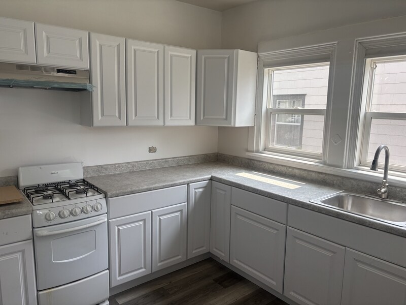 Primary Photo - 1712 A Ave NE
