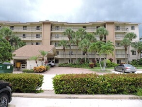 Building Photo - 701 Seafarer Cir