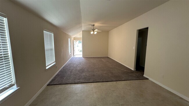 Foto del edificio - 17777 Lionheart Rd