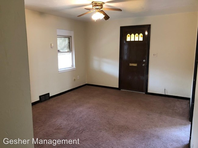 Building Photo - 2061-2064 Mazette Pl