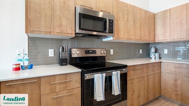 Building Photo - 5256 International Dr