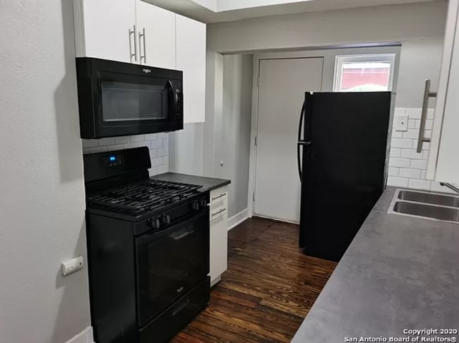 Building Photo - 428 Dunning Ave