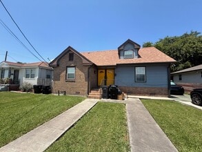 Building Photo - 2155 Mexico St