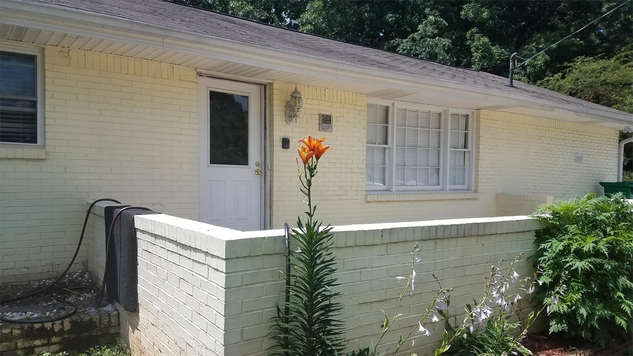 3987 Barr Cir, Tucker, GA 30084 House for Rent in Tucker, GA