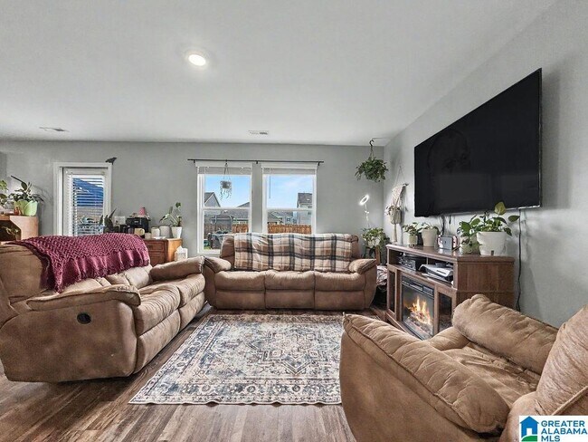 Foto del edificio - 1230 Shaggy Bark Ln