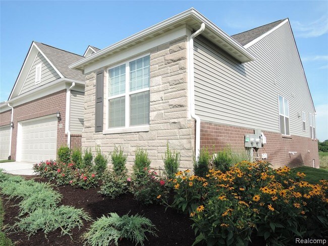 Foto del edificio - 576 Ivyland St