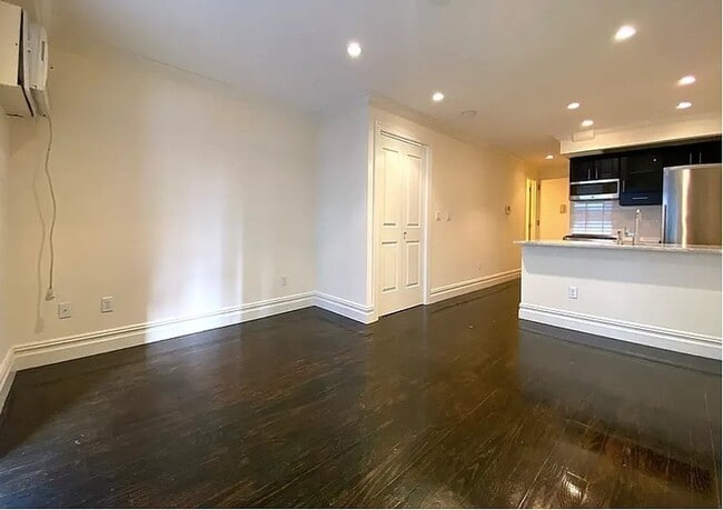 Building Photo - 448 W 19th St