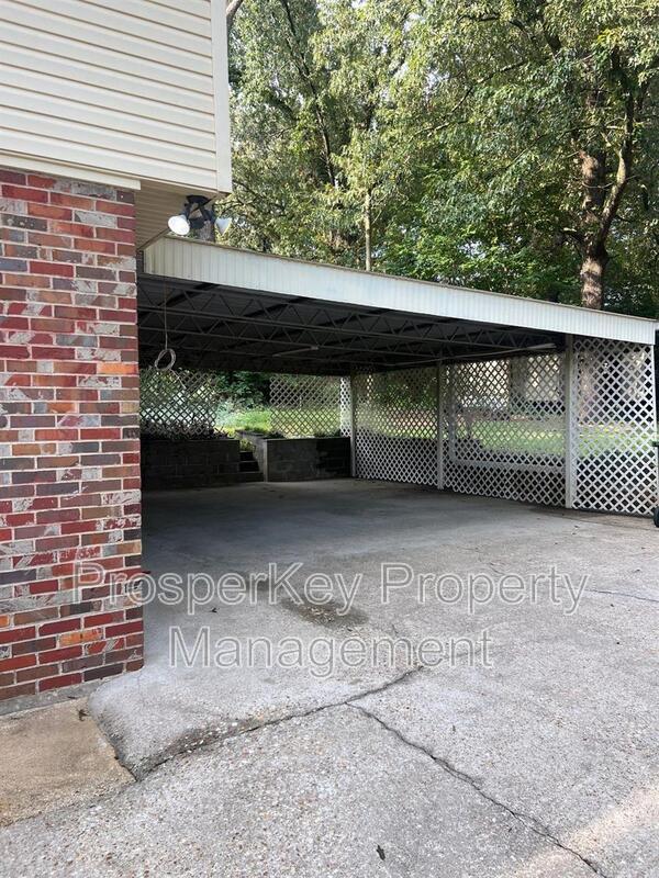 Building Photo - 706 Joryne Dr