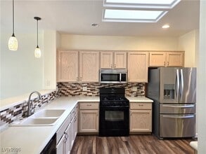 Building Photo - 2545 Springville Way