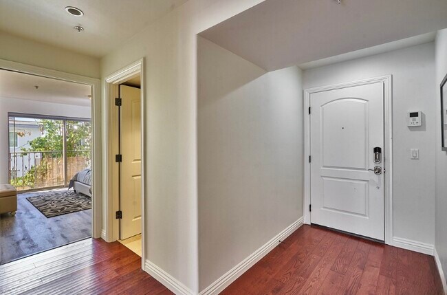 Foto del edificio - 4822 Elmwood Ave