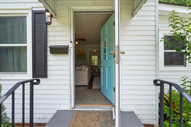 Foto del edificio - Charming Ardsley Park Bungalow Fully Furnished