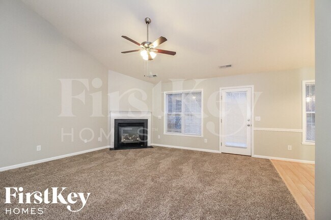 Building Photo - 4040 Creekside Ct