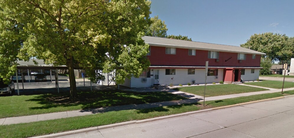 Primary Photo - 104 S Fisk St