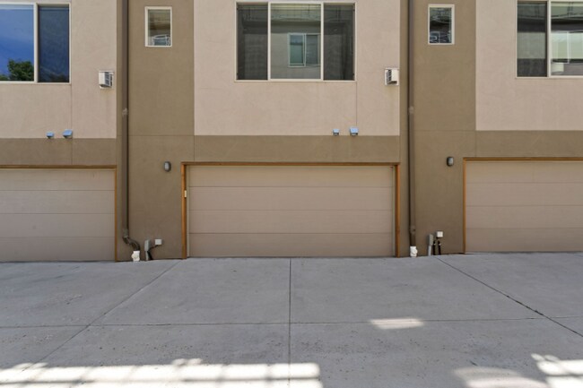 Foto del edificio - 3074 Wyandot St
