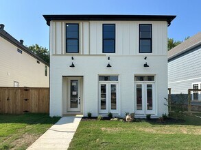 Building Photo - 4437 W Bronco Dr